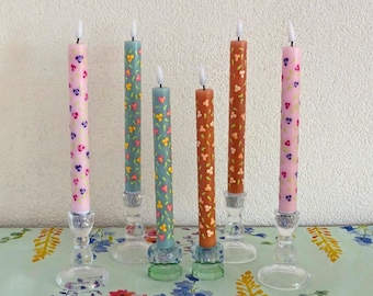 Juego de 2 velas LED pintadas a mano con flores, decoración del hogar con arte de puntos hecha a mano, regalo con ambiente para ella, marrón, verde o rosa.