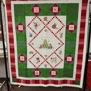 Christmas quilted throw or wall hanging