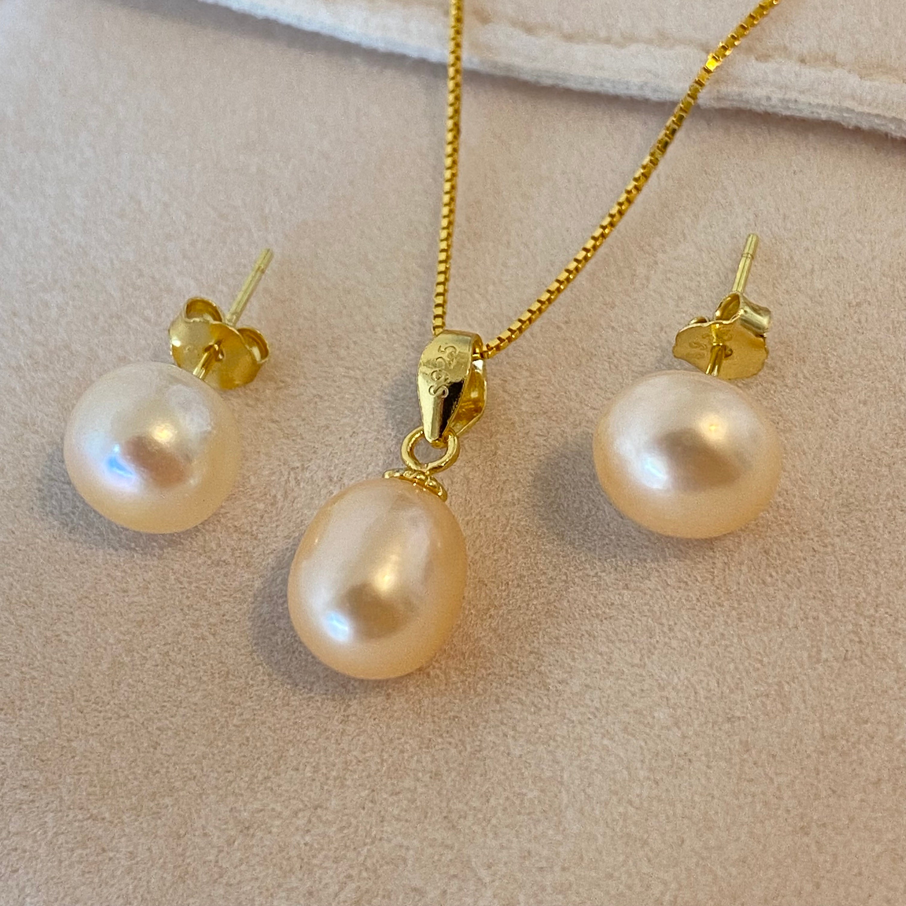 Small pearls set deals