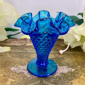 FENTON Hobnail Blue Colonial Blue Double Crimped Footed Vase