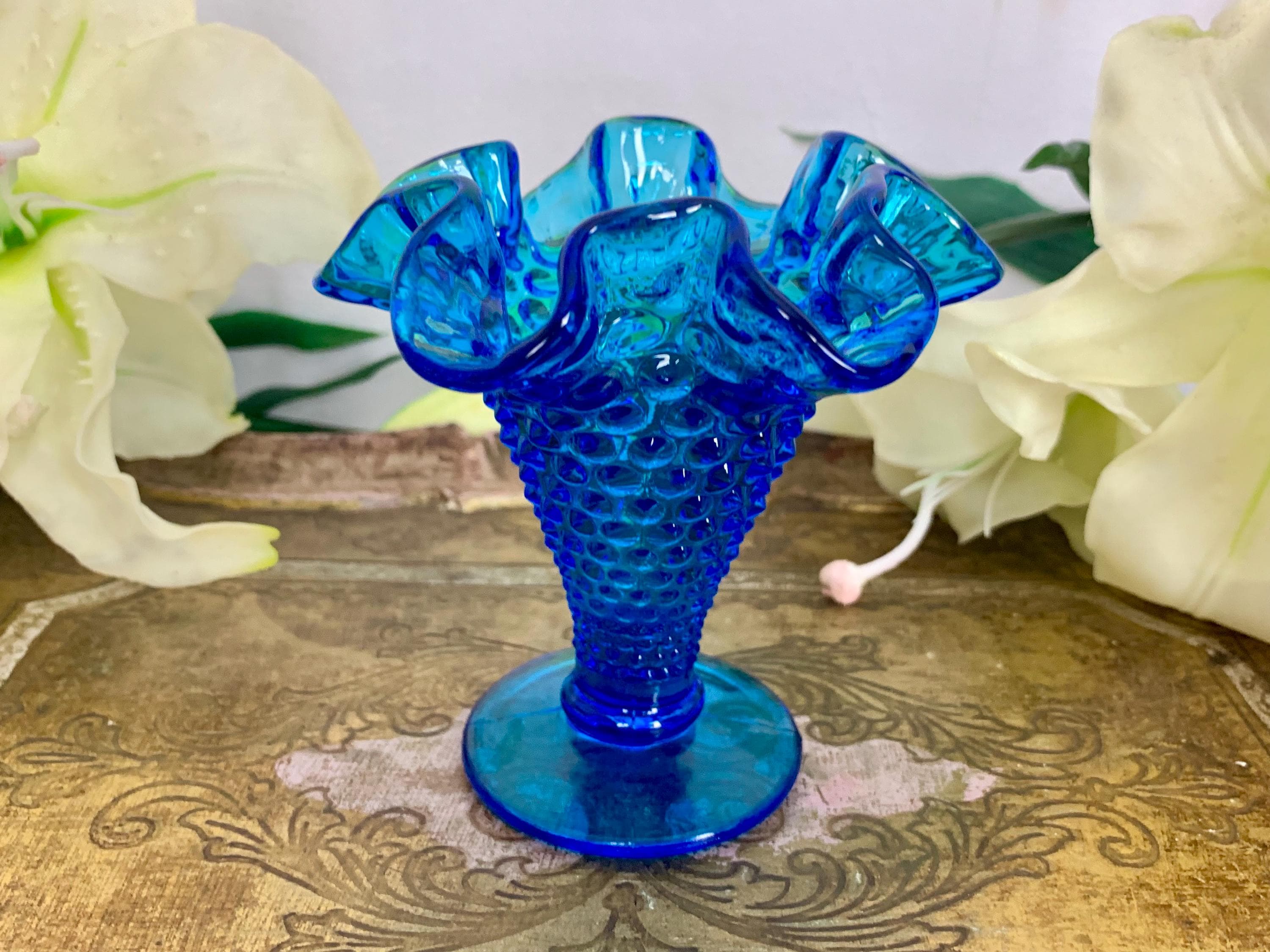 FENTON Hobnail Blue Colonial Blue Double Crimped Footed Vase