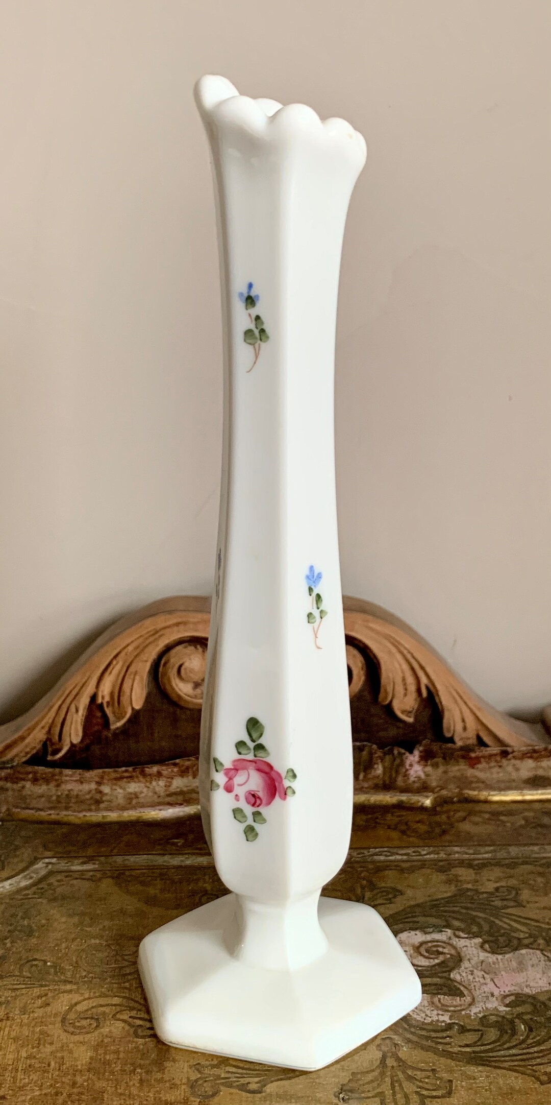 Vintage Westmoreland White Milk Glass Bud Vase Pink Rose Blue Flower ...