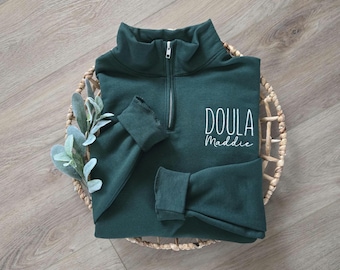 Cadeau personnalisé pour chemise Doula, sweat-shirt Doula brodé quart de tour, cadeau de remerciement Doula personnalisé, cadeau de naissance ou post-partum