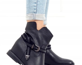 Woman Flat Heels Black Boots UK8 (41) UK7.5, Ladies Black Boots Buckle Detail, Lined Fur Boots, Woman Low Heel Boots,