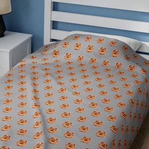 Pomeranian Blanket - Plush Velveteen Dog Throw - Dog Mom Gift - Pet Bedding - Bedroom Decor