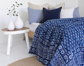 Edredón Kantha azul hecho a mano. Edredón Kantha de diseño único hecho a mano. Colcha Kantha estampada. Manta decorativa. Edredón de aspecto elegante.