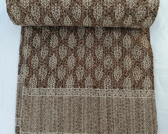 Luxus Valentinstagsgeschenk, Blattdruck Handgefertigte Kantha Quilt mit 2 kostenlosen 18x28 Kissenbezügen, Einzigartiges Design Gesteppte Bettwäsche Tagesdecke Überwurf