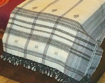 Handgewebte indische Decke aus Wolle: Off-White & Brown, Cottage Decor