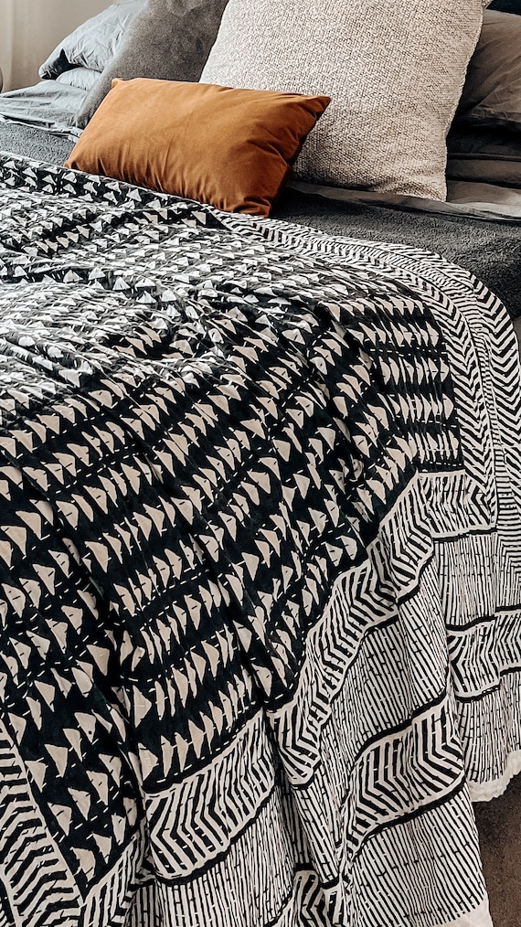 Black and White Kantha Quilt Handmade Kantha Quilt Unique Design Handmade Kantha Quilted Bedding Bedspread Handblock Print Kantha Quilt Etsy