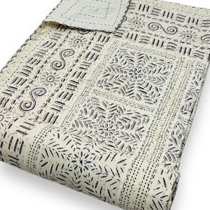 Creme Farbe Kantha Quilt Einzigartiges Design Handgefertigte Kantha Quilted Bettwäsche Tagesdecke Handgefertigt Kantha Quilted