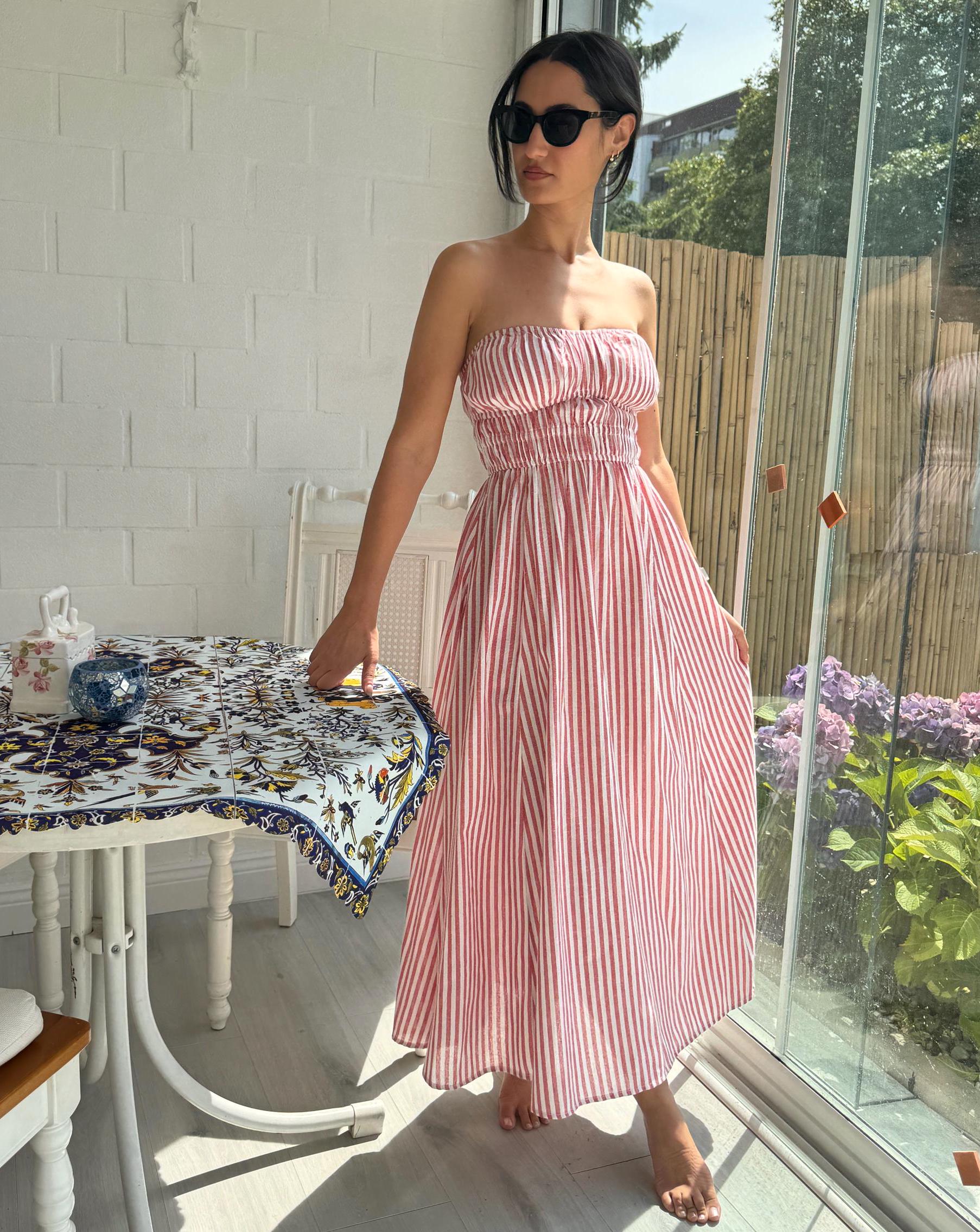 kimchi blue floral strapless dress Strapless dress with floral print and ruffles