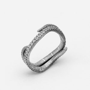 Tentacle Wrap Band, Octopus Gill Ring, Silver Tentacle Ring, Octopus Band Ring, Octopus Ring, Ocean-Inspired Band, Sea Creature Ring