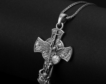 Pingente de São Miguel em prata de lei, Arcanjo derrotando o diabo, colar cristão