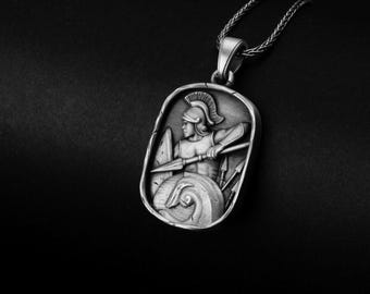 Colar com medalhão de guerreiro espartano em prata de lei