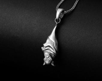 Colar de morcego 3D, pingente de morcego pendurado, pingente de morcego prateado, joias góticas, criatura noturna, acessório exclusivo, moda assustadora, presente de Halloween