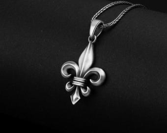 Sterling Silver Fleur de Lis Charm, French Royal Emblem, Lily Flower Pendant