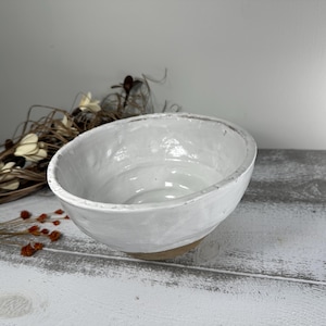 Medium Ceramic Bowl || Handmade || Stoneware || Rustic || Wheel Thrown Pottery || Serving Bowl || Fruit Bowl || Display Bowl || White Glaze