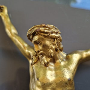 18世紀のアンティークのイエス・キリストの彫刻、フランスのブロンズ製聖体像、十字架刑のカトリック美術、磔刑の金メッキブロンズ