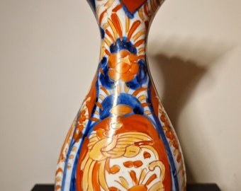 有田焼・伊万里焼・手書き花絵花瓶 日本のアンティーク伊万里焼花瓶、明治時代の有田焼、手描きの花柄、縁