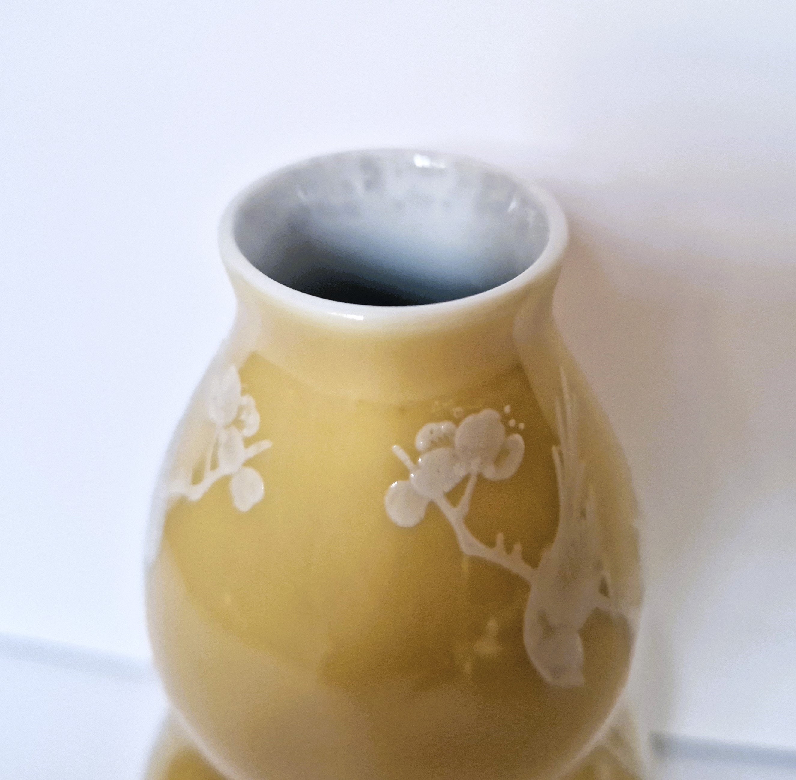 ヴィンテージ景徳鎮の二重瓢箪花瓶：黄釉磁器、鳥と梅 - Etsy 日本
