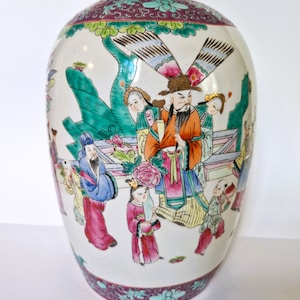 Chinese porcelain vase, Vintage famille rose large bulbous vase 20th century, Handpainted figurative jar, Zhongguo Jingdezhen, Chinoiserie