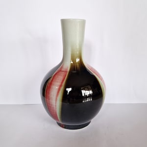 Vintage Sang de Boeuf Vase: Chinesische Kupfer-Rot glasiertes Porzellan, 28cm