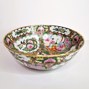 CHINESE ROSE MEDALLION Porcelain Bowl, Vintage Canton Hand Painted Oval Dish Pink Gold Green Kanton Chinoiserie Decor Export Porcelain Bowl