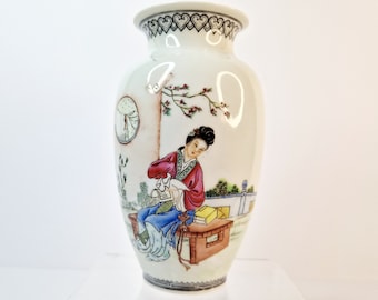 Vintage Chinese Porcelain Vase: Famille Rose Chinoiserie Decor, Zhonguo Jingdezhen