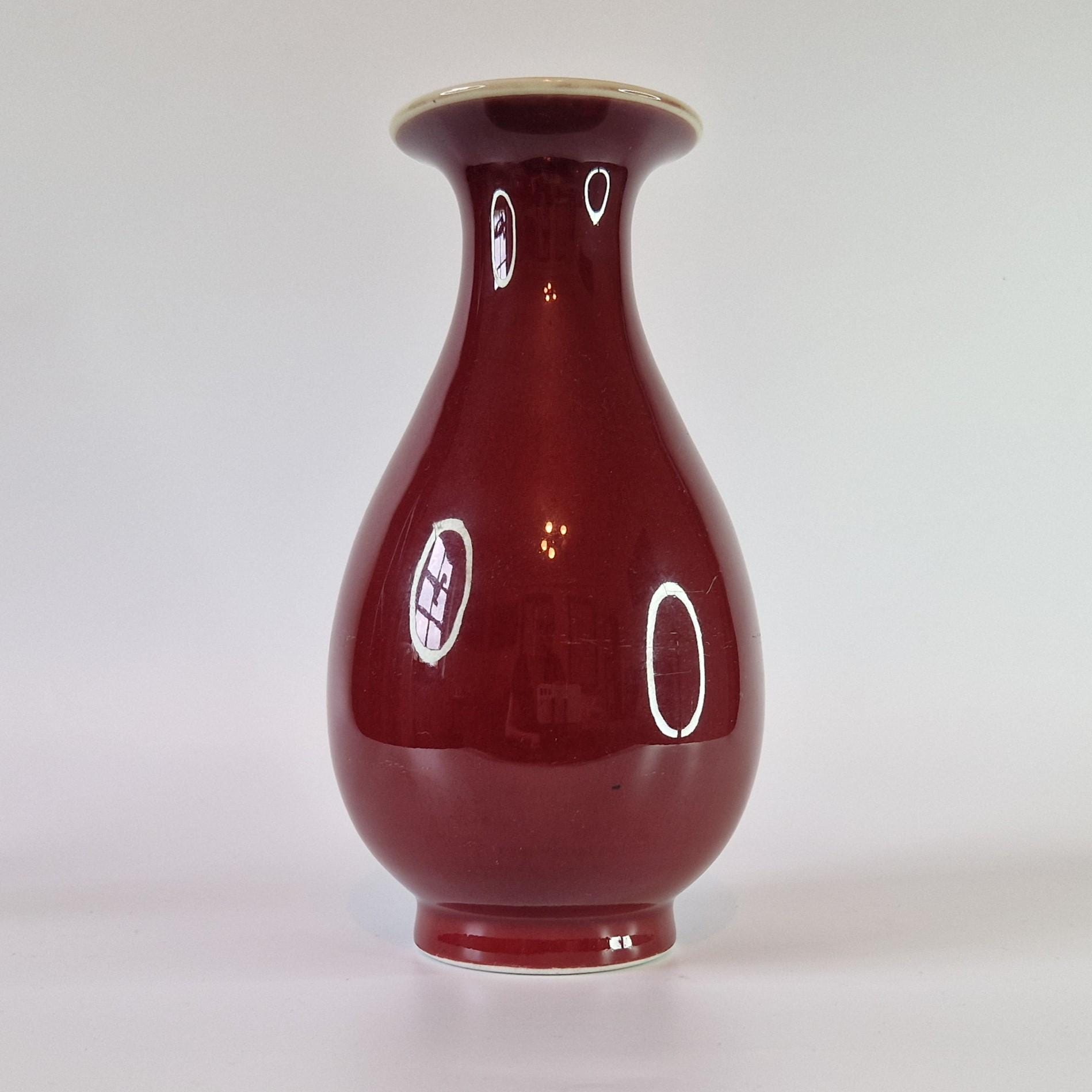 乾隆雍正です鶏血紅鹿耳尊の花瓶です景徳鎮装飾品 現代工芸品