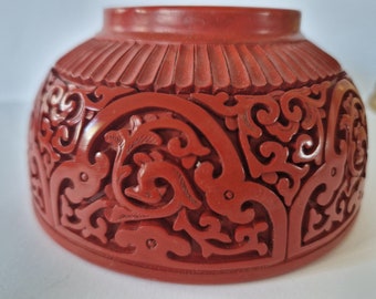 ヴィンテージ中国辰砂漆鉢、手彫り赤漆皿、1960年代アジア装飾品
