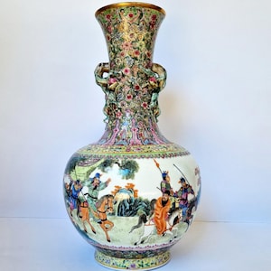 Large Famille Rose Porcelain Vase: Vintage Chinoiserie Art (15.5 inch)
