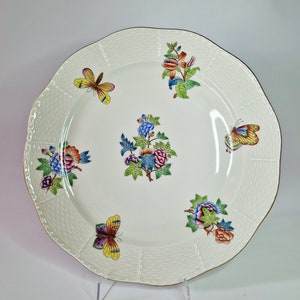 Herend Queen Victoria Porcelain Dinner Plate: 11.8&quot; Hand-Painted Serving Dish