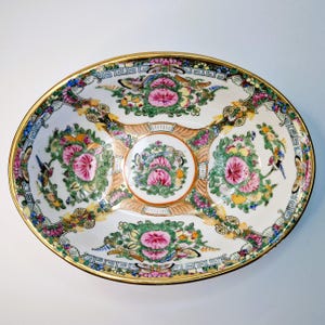 CHINESE ROSE MEDALLION Porcelain Bowl 9,8&quot; Vintage Canton Hand Painted Oval Dish Pink Gold Green Kanton, Chinoiserie Decor Export Porcelain