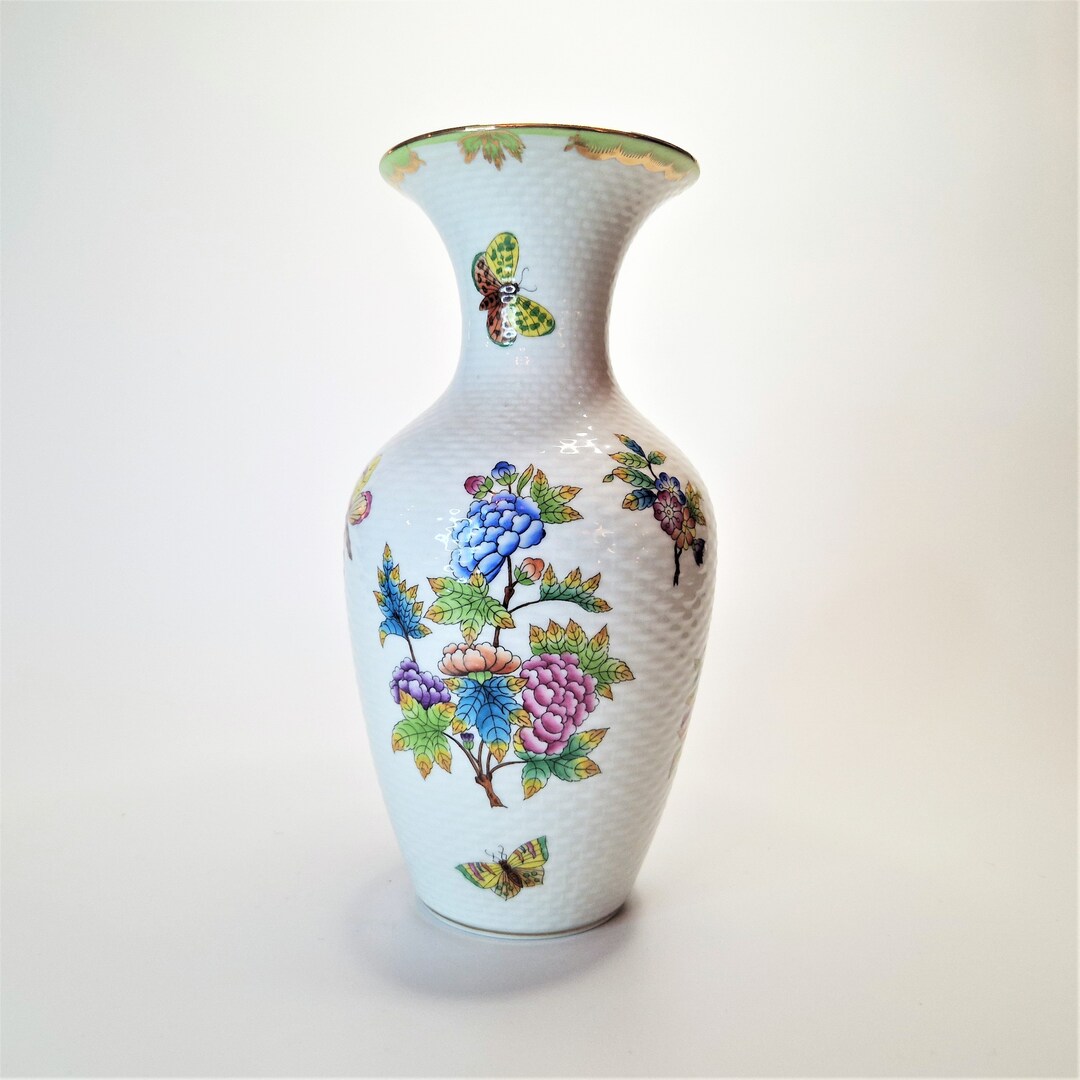 Herend Vase Queen Victoria Hungarian Porcelain Vase Etsy