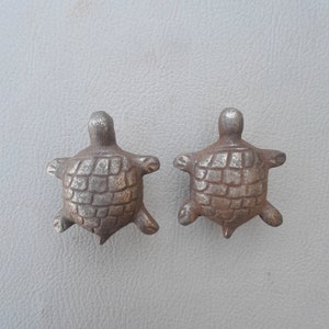 Vintage cast iron cabinet drawer door knobs handles 2pcs