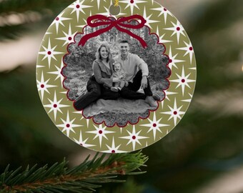 Decorazione natalizia personalizzata con foto, ricordo in ceramica del primo Natale.