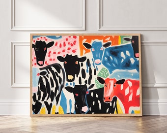Op de afbeelding: Een kleurrijk abstract schilderij van koeien met zwarte, witte, rode, blauwe en oranje accenten. De koeien zijn afgebeeld in een speelse en grillige stijl.