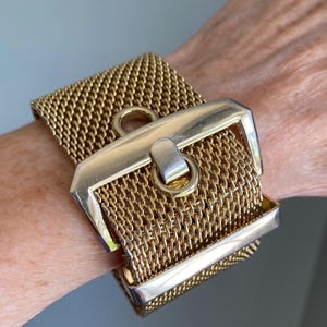 Vintage mesh buckle bracelet belt buckle gold tone 1980s 1990s style