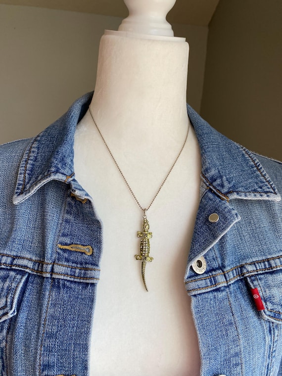 Vintage Green Alligator Pendant Necklace: Rhinestone Articulated