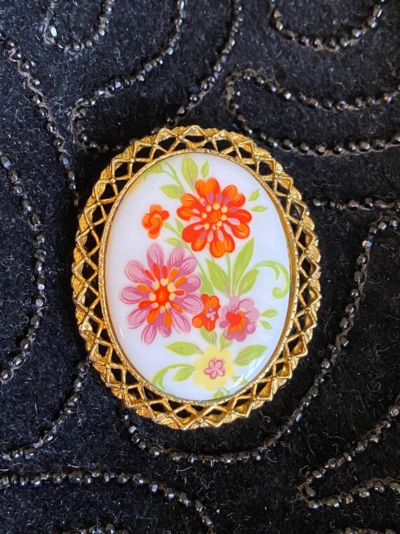 Vintage floral brooch pendant hand painted bright 