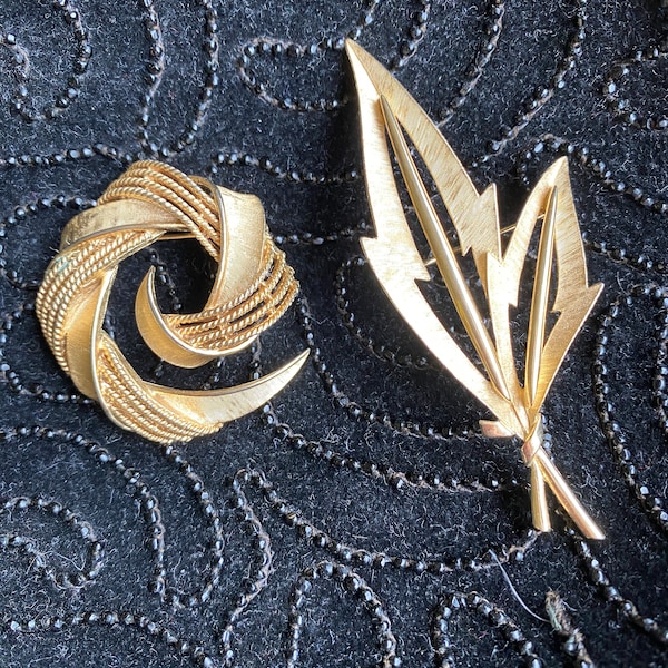 Vintage Crown Trifari 2 mid century modern brooch pins textured brushed matte and shiny goldtone classic mcm style