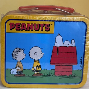 1982 Sealed Peanuts House Mini Carrying Case This Limited-Edition Collector’s Tin contains oz. Old Fashioned Hard Candy Mix