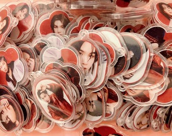 2cm and 5cm BT Oval & Flower Shape w Face Acrylic Pendants
