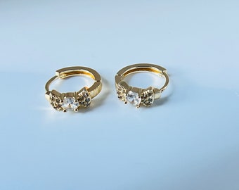 Pendiente/ Minnie Huggies con circonita - love / Aros Minnie