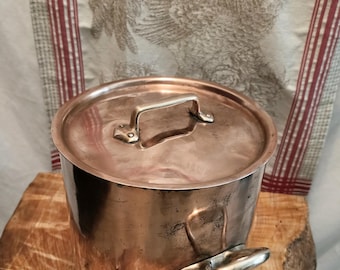 Antieke Franse koperen voorraadpot met gehamerde afwerking, vers blik en passend deksel 24 cm - 9,5 inch diameter 10,5 pond; Antieke Marmite 12 Quarts