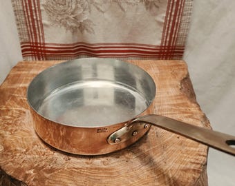 Crate And Barrel French Copper Sauté Pan with Fresh Tin Lining 24cm-9.5 inch diameter 2mm thick at rim 3 lb 13 oz 1.72kg