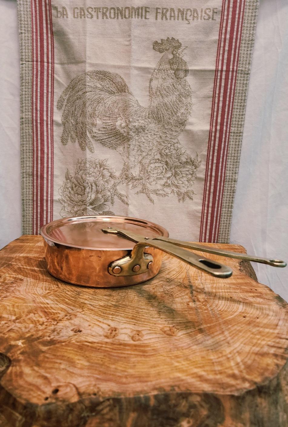 Vintage Dehillerin Copper Sauté Pan 20cm-8 inch diameter with "E.Dehillerin 18.Rue COQUILLIÈRE" Stamp; Dehillerin Saute with Fitted lid 3lbs