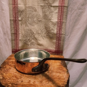 French Copper Sauté Pan with Tin Lining 24cm-9.5 inch diameter; Fabrication Francaise Copper Frying Pan 2 mm thick sidewalls 5.25lb 2.38kg