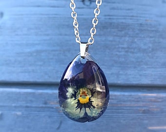 Viola pendant / real flower pendant / viola necklace / teardop necklace/ pressed flower jewellery / botanical / flower necklace
