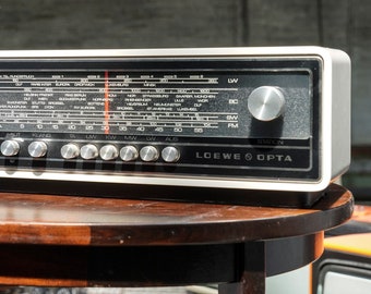 Vintage design radio Loewe Opta R 10